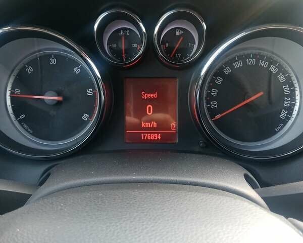 Серый Опель Астра, объемом двигателя 1.7 л и пробегом 177 тыс. км за 7208 $, фото 2 на Automoto.ua