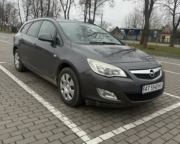 Серый Опель Астра, объемом двигателя 1.69 л и пробегом 315 тыс. км за 6300 $, фото 6 на Automoto.ua