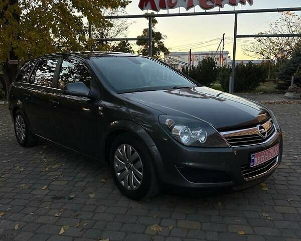 Опель Астра 2011 в Луцке на Automoto.ua Серый Опель Астра, объемом двигателя 1.6 л и пробегом 172 тыс. км за 5900 $, фото 3 на Automoto.ua