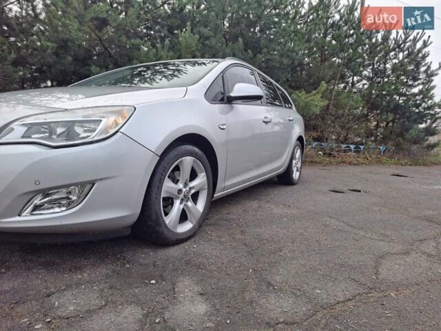 Сірий Опель Астра, об'ємом двигуна 1.4 л та пробігом 300 тис. км за 6400 $, фото 5 на Automoto.ua