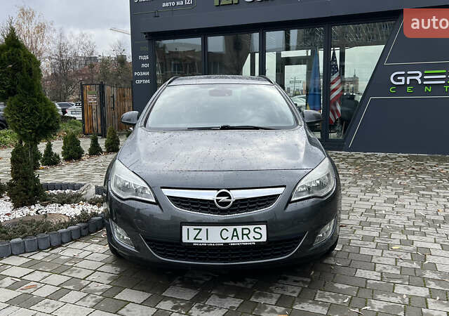 Серый Опель Астра, объемом двигателя 1.7 л и пробегом 319 тыс. км за 6400 $, фото 1 на Automoto.ua