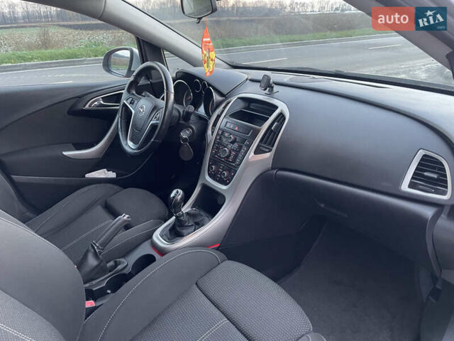 Серый Опель Астра, объемом двигателя 1.3 л и пробегом 255 тыс. км за 5700 $, фото 8 на Automoto.ua