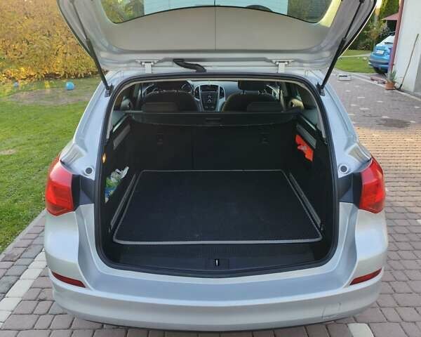 Опель Астра 2011 в Мостисках на Automoto.ua Серый Опель Астра, объемом двигателя 1.7 л и пробегом 309 тыс. км за 7000 $, фото 2 на Automoto.ua