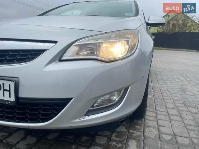 Серый Опель Астра, объемом двигателя 1.2 л и пробегом 289 тыс. км за 5800 $, фото 39 на Automoto.ua