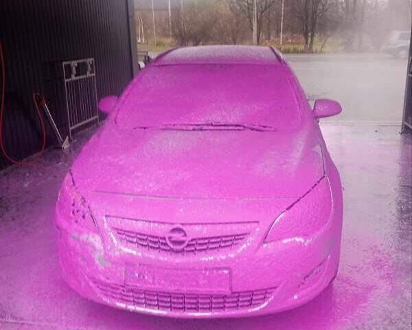 Серый Опель Астра, объемом двигателя 1.7 л и пробегом 206 тыс. км за 7499 $, фото 4 на Automoto.ua