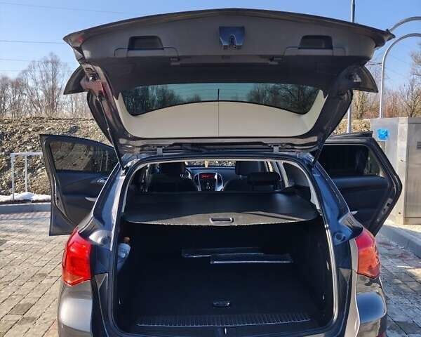 Серый Опель Астра, объемом двигателя 1.7 л и пробегом 270 тыс. км за 5999 $, фото 12 на Automoto.ua