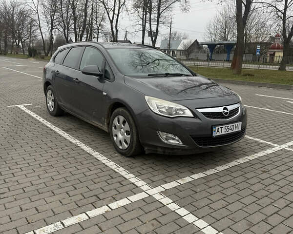 Серый Опель Астра, объемом двигателя 1.69 л и пробегом 315 тыс. км за 6300 $, фото 5 на Automoto.ua