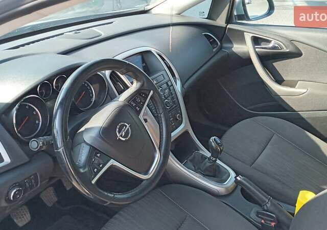 Серый Опель Астра, объемом двигателя 1.69 л и пробегом 187 тыс. км за 6800 $, фото 2 на Automoto.ua