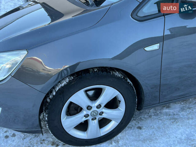 Серый Опель Астра, объемом двигателя 1.7 л и пробегом 254 тыс. км за 6900 $, фото 38 на Automoto.ua