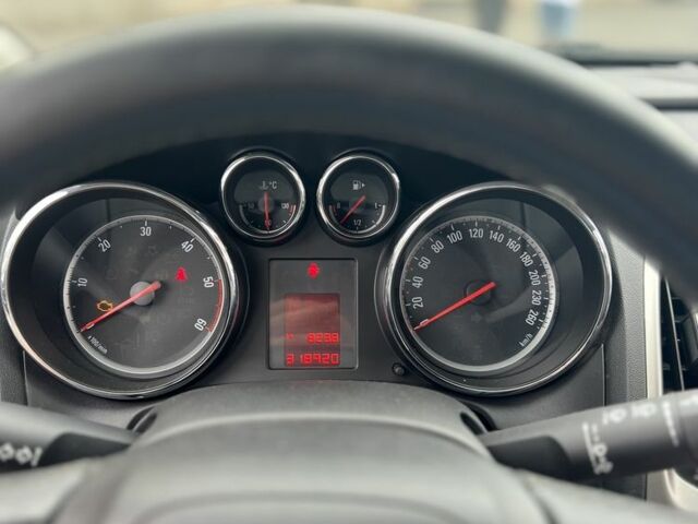 Серый Опель Астра, объемом двигателя 1.7 л и пробегом 70 тыс. км за 6000 $, фото 13 на Automoto.ua