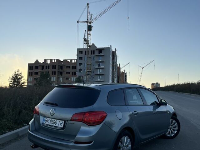 Опель Астра 2011 в Ровно на Automoto.ua Серый Опель Астра, объемом двигателя 2 л и пробегом 260 тыс. км за 5799 $, фото 2 на Automoto.ua