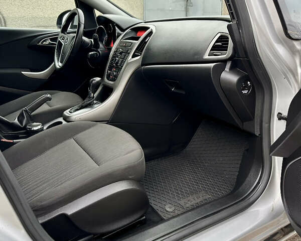 Серый Опель Астра, объемом двигателя 1.6 л и пробегом 148 тыс. км за 7800 $, фото 25 на Automoto.ua