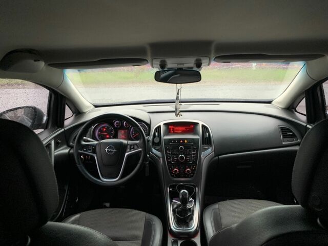 Серый Опель Астра, объемом двигателя 2 л и пробегом 370 тыс. км за 6500 $, фото 4 на Automoto.ua