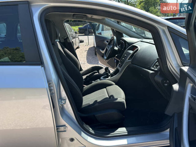 Серый Опель Астра, объемом двигателя 1.7 л и пробегом 183 тыс. км за 7900 $, фото 28 на Automoto.ua