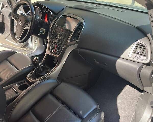 Серый Опель Астра, объемом двигателя 1.25 л и пробегом 247 тыс. км за 8400 $, фото 2 на Automoto.ua