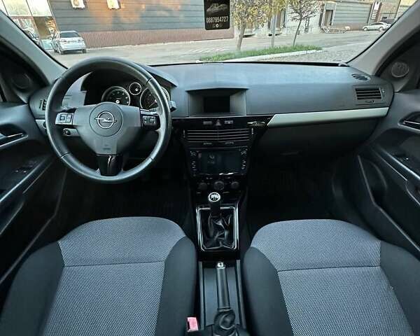 Опель Астра 2011 в Луцке на Automoto.ua Серый Опель Астра, объемом двигателя 1.6 л и пробегом 172 тыс. км за 5900 $, фото 14 на Automoto.ua