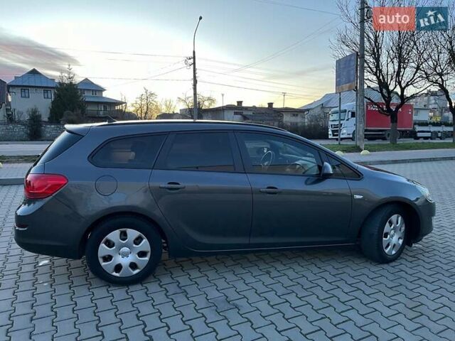 Сірий Опель Астра, об'ємом двигуна 1.7 л та пробігом 244 тис. км за 7000 $, фото 1 на Automoto.ua