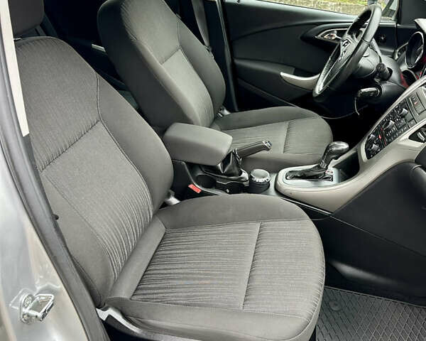 Серый Опель Астра, объемом двигателя 1.6 л и пробегом 148 тыс. км за 7800 $, фото 26 на Automoto.ua