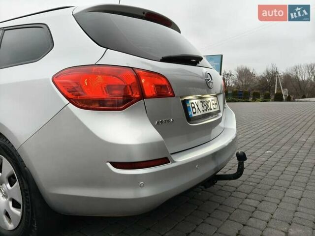 Серый Опель Астра, объемом двигателя 1.7 л и пробегом 276 тыс. км за 6500 $, фото 2 на Automoto.ua