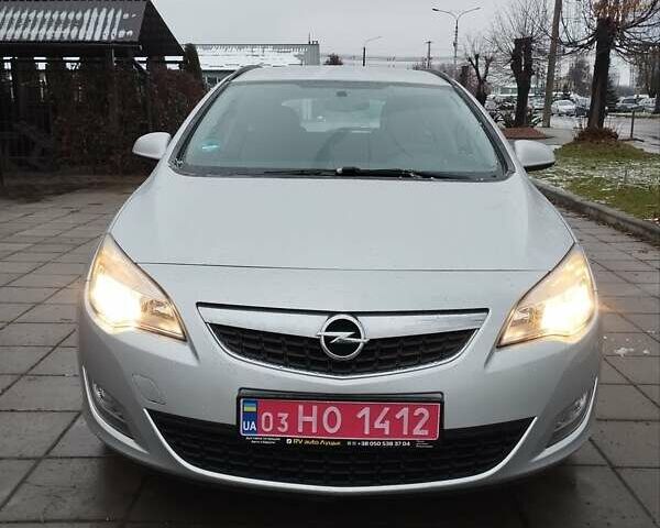 Серый Опель Астра, объемом двигателя 1.3 л и пробегом 236 тыс. км за 6950 $, фото 5 на Automoto.ua