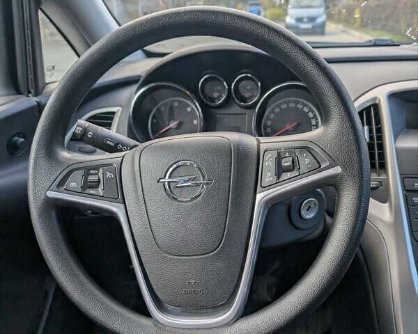 Опель Астра 2011 в Черновцах на Automoto.ua Серый Опель Астра, объемом двигателя 1.7 л и пробегом 289 тыс. км за 7000 $, фото 16 на Automoto.ua