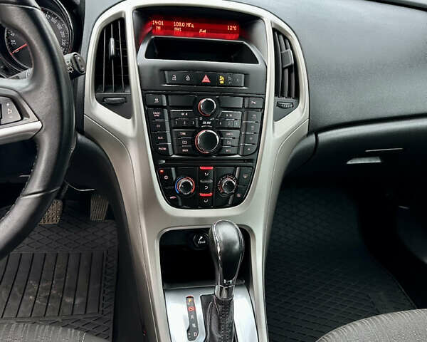 Серый Опель Астра, объемом двигателя 1.6 л и пробегом 148 тыс. км за 7800 $, фото 24 на Automoto.ua