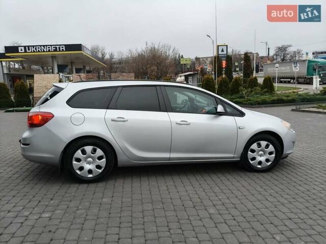 Серый Опель Астра, объемом двигателя 1.7 л и пробегом 276 тыс. км за 6500 $, фото 5 на Automoto.ua