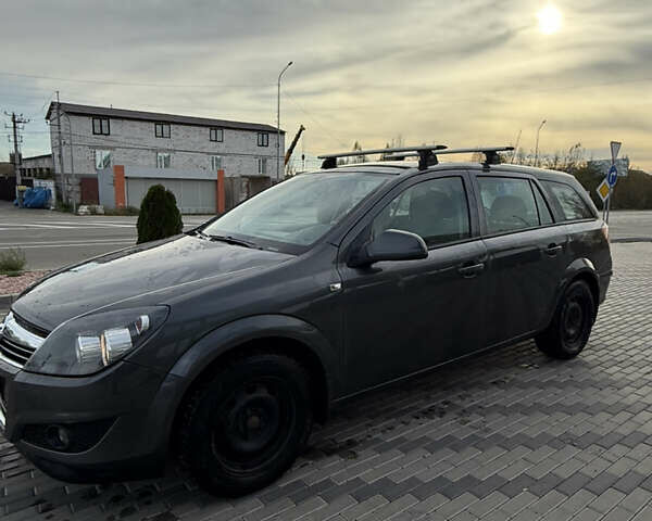 Серый Опель Астра, объемом двигателя 1.6 л и пробегом 250 тыс. км за 6400 $, фото 2 на Automoto.ua