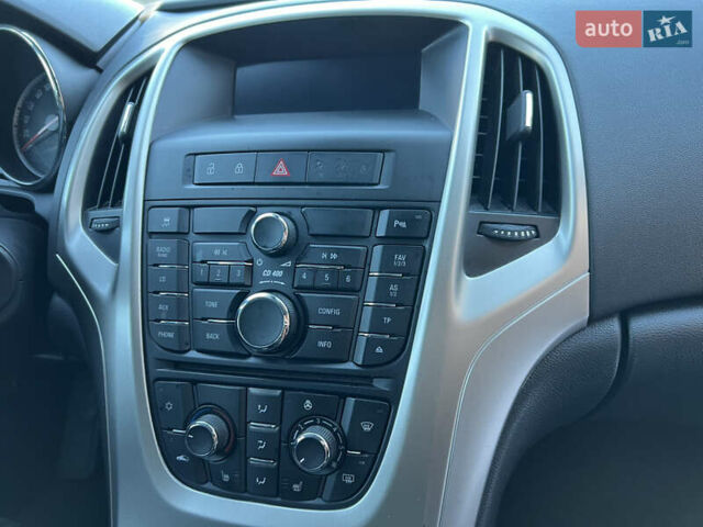 Серый Опель Астра, объемом двигателя 1.7 л и пробегом 254 тыс. км за 6900 $, фото 89 на Automoto.ua