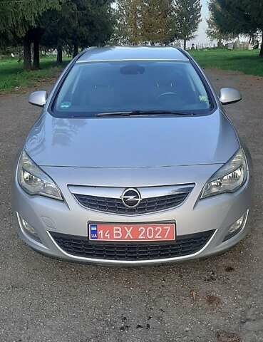 Серый Опель Астра, объемом двигателя 1.7 л и пробегом 248 тыс. км за 6950 $, фото 3 на Automoto.ua