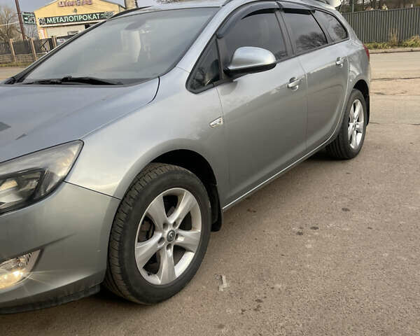 Серый Опель Астра, объемом двигателя 2.2 л и пробегом 300 тыс. км за 7300 $, фото 1 на Automoto.ua