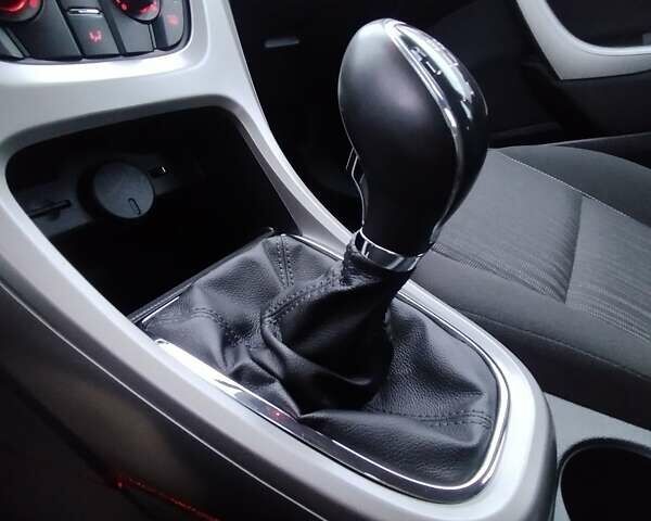 Серый Опель Астра, объемом двигателя 1.3 л и пробегом 236 тыс. км за 6950 $, фото 25 на Automoto.ua