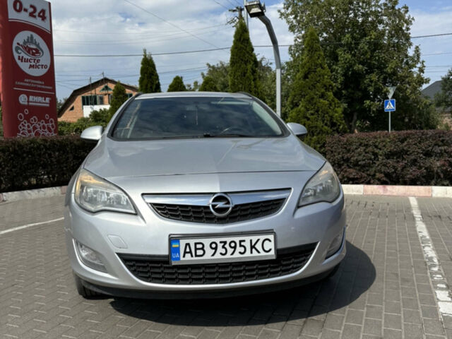 Серый Опель Астра, объемом двигателя 2 л и пробегом 214 тыс. км за 8100 $, фото 1 на Automoto.ua