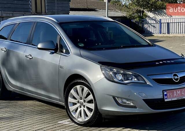 Серый Опель Астра, объемом двигателя 1.7 л и пробегом 259 тыс. км за 7700 $, фото 8 на Automoto.ua
