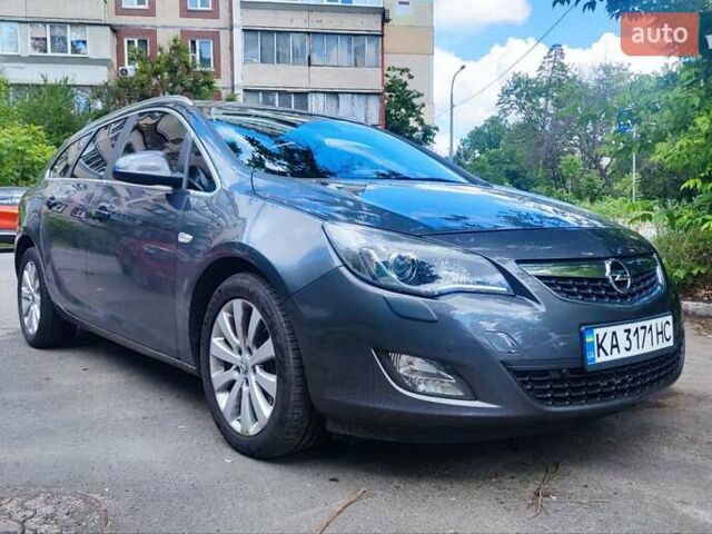 Серый Опель Астра, объемом двигателя 2 л и пробегом 244 тыс. км за 8300 $, фото 2 на Automoto.ua