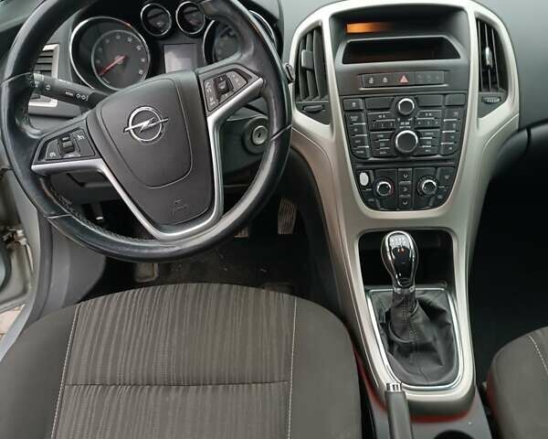 Серый Опель Астра, объемом двигателя 1.6 л и пробегом 264 тыс. км за 6200 $, фото 11 на Automoto.ua