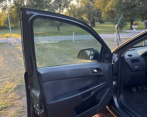 Серый Опель Астра, объемом двигателя 1.6 л и пробегом 164 тыс. км за 6500 $, фото 6 на Automoto.ua