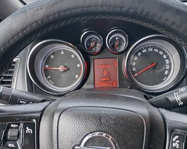 Серый Опель Астра, объемом двигателя 1.7 л и пробегом 236 тыс. км за 7200 $, фото 5 на Automoto.ua