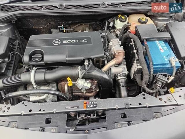 Серый Опель Астра, объемом двигателя 1.69 л и пробегом 256 тыс. км за 8000 $, фото 7 на Automoto.ua