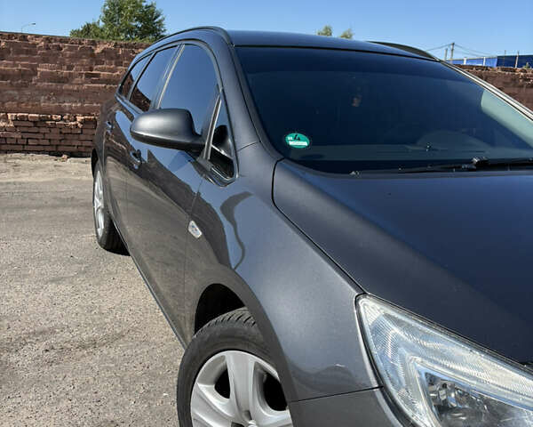 Серый Опель Астра, объемом двигателя 1.69 л и пробегом 208 тыс. км за 7500 $, фото 10 на Automoto.ua