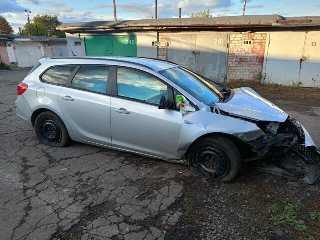 Серый Опель Астра, объемом двигателя 1.7 л и пробегом 200 тыс. км за 2000 $, фото 2 на Automoto.ua