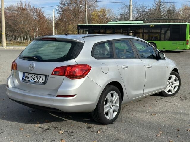 Серый Опель Астра, объемом двигателя 0 л и пробегом 123 тыс. км за 3500 $, фото 2 на Automoto.ua