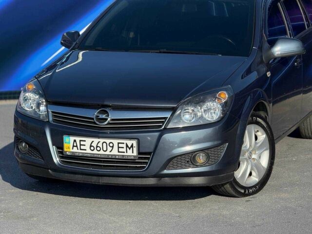 Серый Опель Астра, объемом двигателя 1.6 л и пробегом 147 тыс. км за 6799 $, фото 1 на Automoto.ua