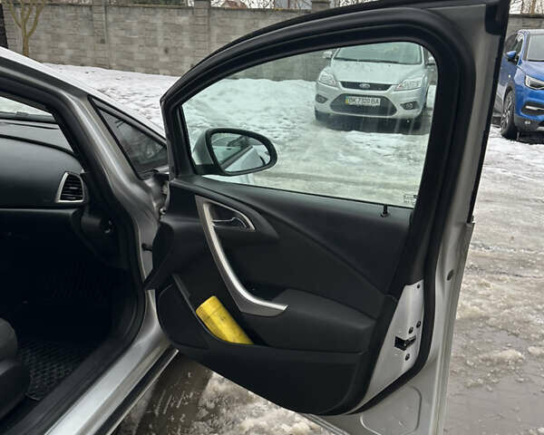 Серый Опель Астра, объемом двигателя 1.69 л и пробегом 382 тыс. км за 6800 $, фото 20 на Automoto.ua