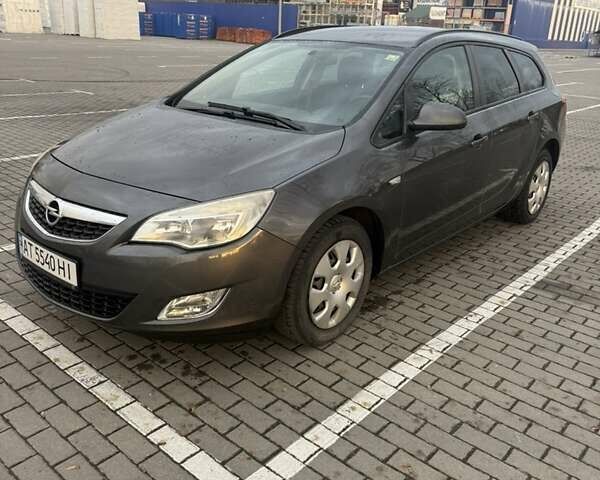 Серый Опель Астра, объемом двигателя 1.69 л и пробегом 315 тыс. км за 6300 $, фото 1 на Automoto.ua