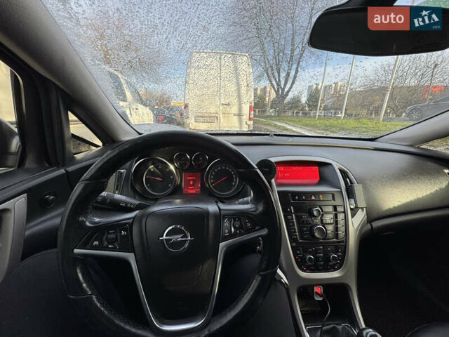 Серый Опель Астра, объемом двигателя 1.7 л и пробегом 280 тыс. км за 6900 $, фото 6 на Automoto.ua