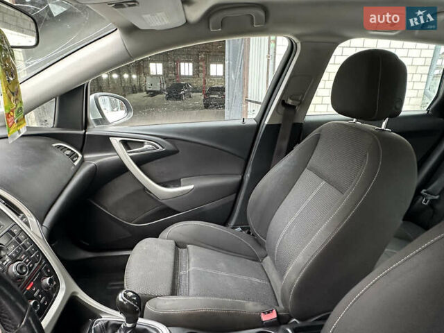 Серый Опель Астра, объемом двигателя 1.69 л и пробегом 249 тыс. км за 3350 $, фото 12 на Automoto.ua