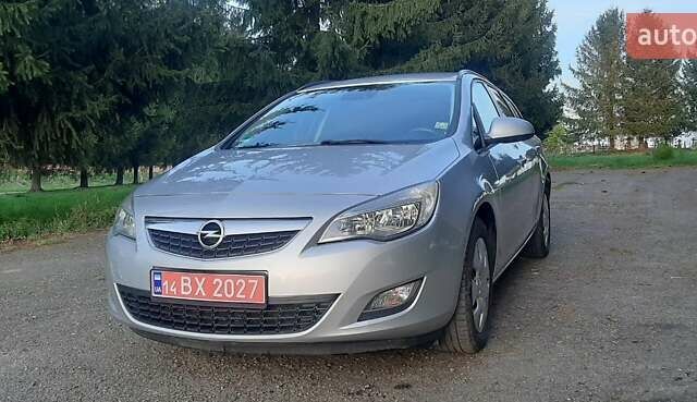 Серый Опель Астра, объемом двигателя 1.7 л и пробегом 248 тыс. км за 6950 $, фото 2 на Automoto.ua