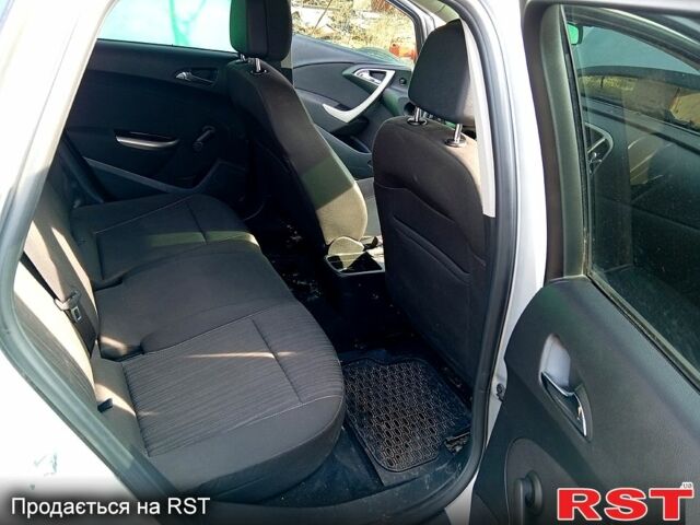 Серый Опель Астра, объемом двигателя 1.7 л и пробегом 280 тыс. км за 2700 $, фото 10 на Automoto.ua