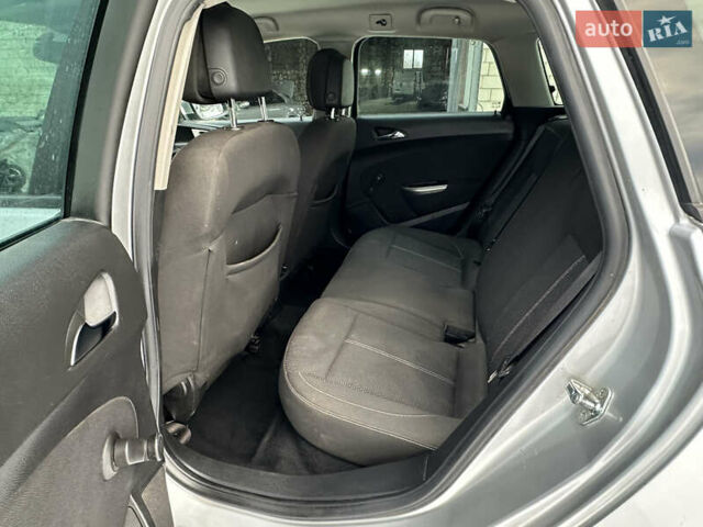 Серый Опель Астра, объемом двигателя 1.69 л и пробегом 249 тыс. км за 3350 $, фото 21 на Automoto.ua